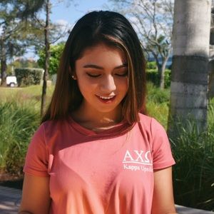 Meet your Posher, Laura